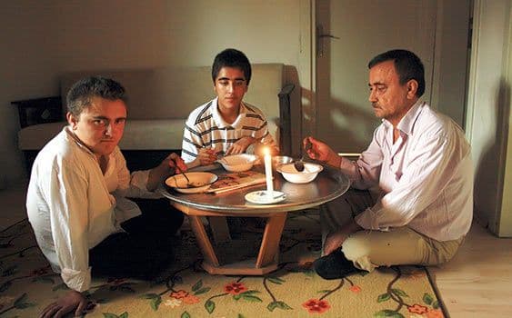 Engelli gencin evde bakım maaşı neden kesildi?