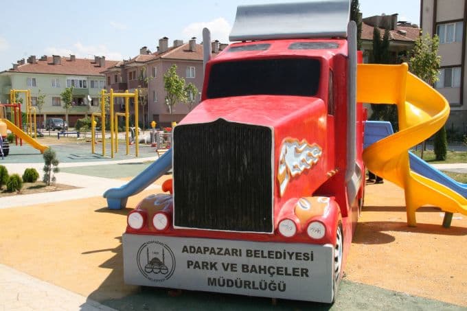 Adapazarı'nda masal parklarına yenileri eklendi