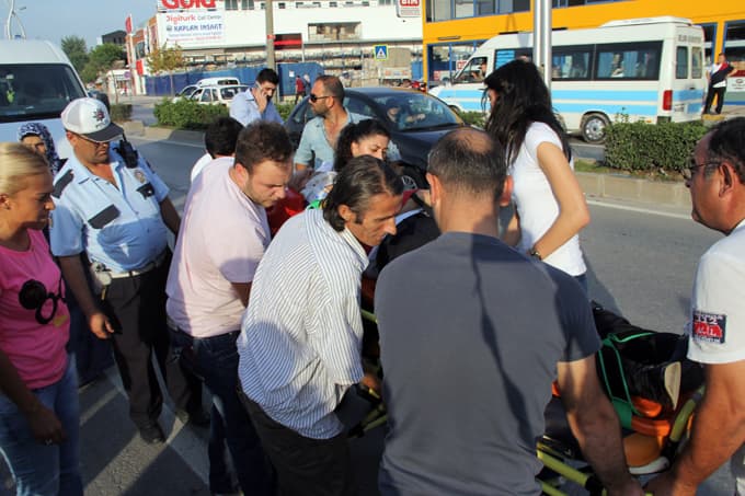 Otomobilin çarptığı yaşlı adam yaralandı