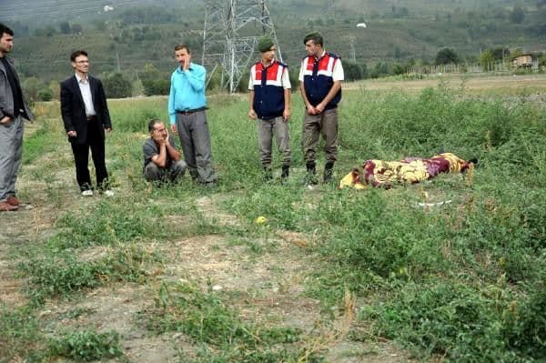 Yeğeninin cansız bedenine sarılıp ağladı