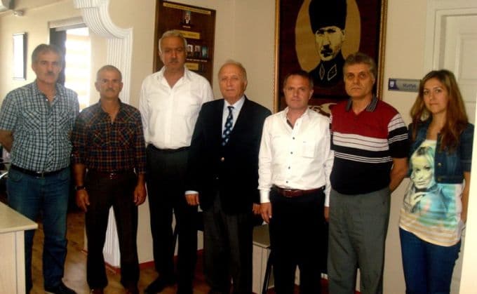 Esnaf AVM yasasını bekliyor