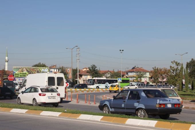 Okullar açıldı, trafik felç oldu