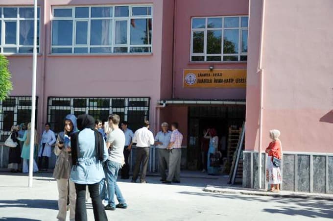 Akyazı İmam Hatip Lisesi eğitime başlamadı!