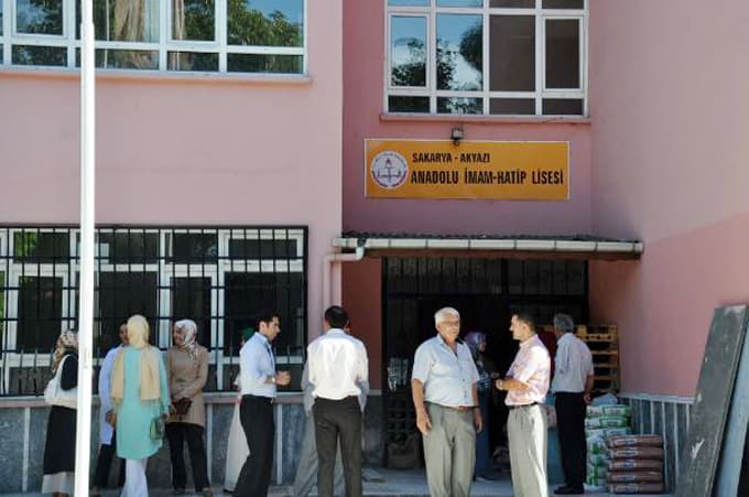 Akyazı İmam Hatip Lisesi eğitime başlamadı!