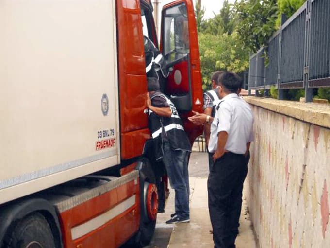 Kaçak sigara ile yakalanan şoförün polisten isteği şaşırttı