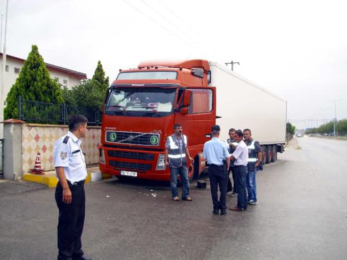 Kaçak sigara ile yakalanan şoförün polisten isteği şaşırttı