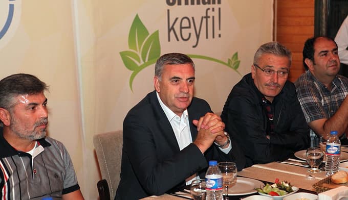 Başkan Toçoğlu. SASADER Yönetim Kurulu Üyeleri ile