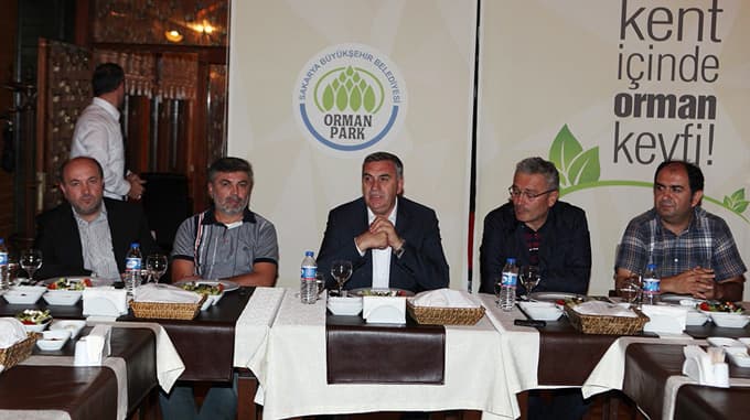 Başkan Toçoğlu. SASADER Yönetim Kurulu Üyeleri ile