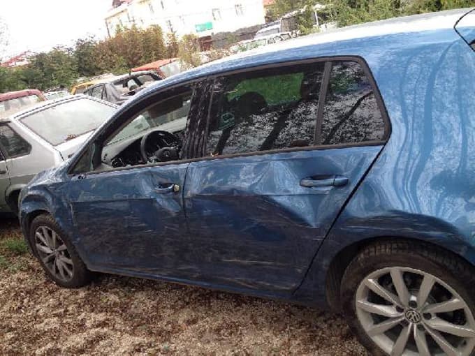 Otomobili şarampole sürüp, kendisini kaçırandan kurtuldu