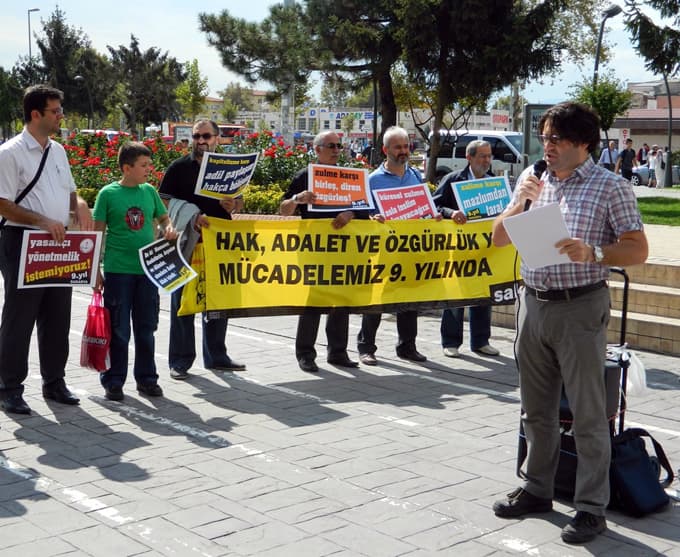 "Okullar yasak baskıyla açıldı!"