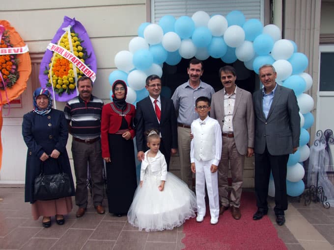 Eğitimci Yamak Ailesi'nde sünnet mutluluğu