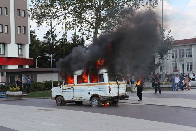 Kent Meydanı'nda gerçeğini aratmayan tatbikat