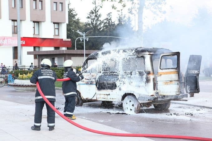 Kent Meydanı'nda gerçeğini aratmayan tatbikat