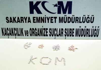 Uyuşturucu Satıcıları Otoban Gişelerinde Yakalandı