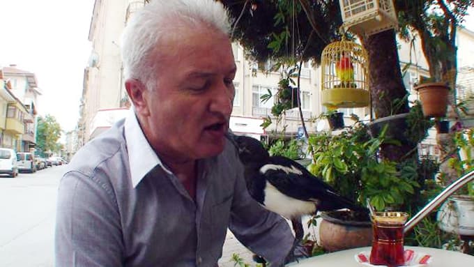 Marketçi ile sakasağanın şaşırtan yakınlığı