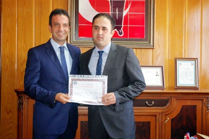 Aile hekimine Kaymakam Gürçam'dan başarı belgesi