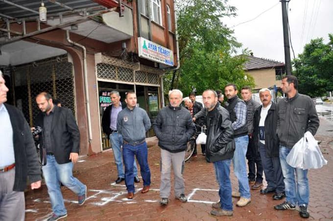Eve gelen polisi görünce 4'üncü kattan atladı