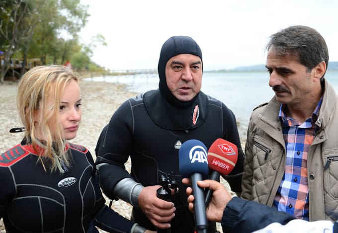 Sapanca Gölü'nde keşif uçağı enkazı bulundu