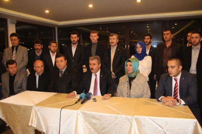 İlk başörtülü başkan adayı Adapazarı'ndan