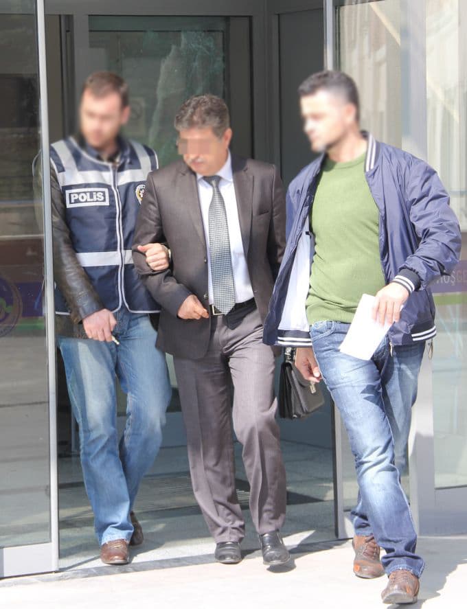 50 işyerini dolandırıp, 25 bin TL'yi hesabına geçirdi