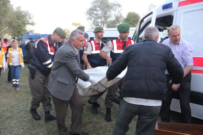 16 yaşındaki lise öğrencisi Sakarya Nehri'nde boğuldu