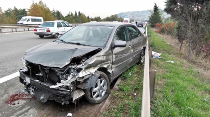 TEM'de trafik kazası: 2 yaralı