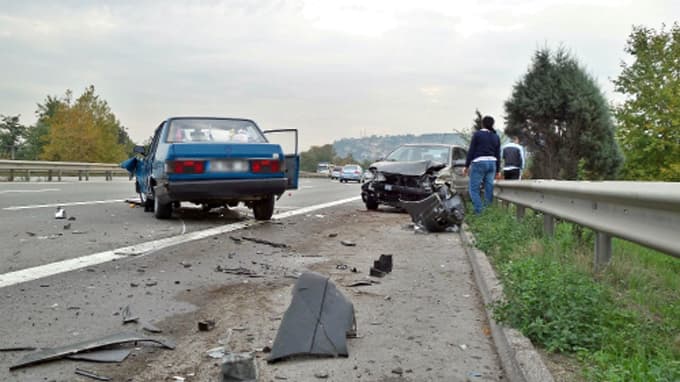 TEM'de trafik kazası: 2 yaralı