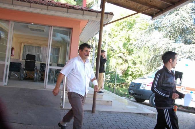 Kurbanlık yerine, kendilerini kestiler