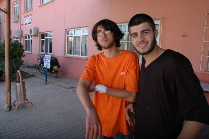 Kurbanlık yerine, kendilerini kestiler