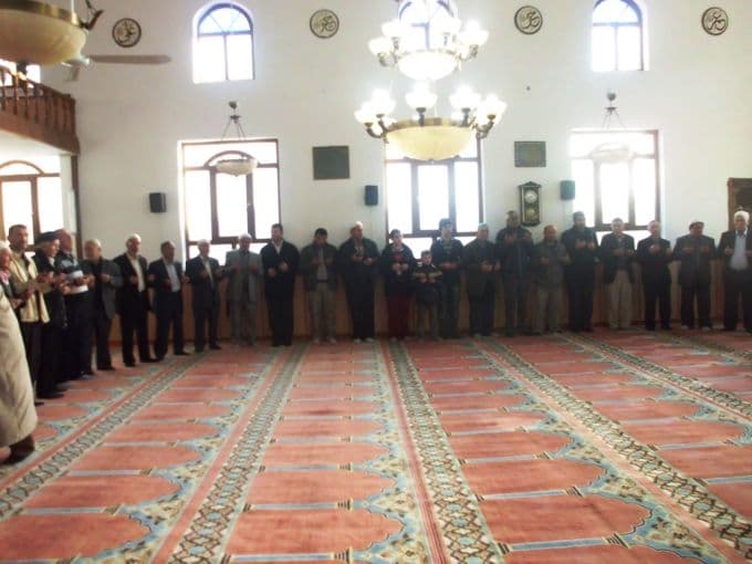 Camilerde bayramlaşmalara yoğun ilgi