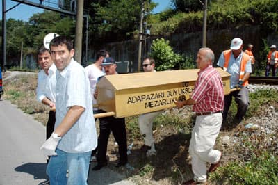 Tren Yolunda Feci Kaza: 1 Ölü