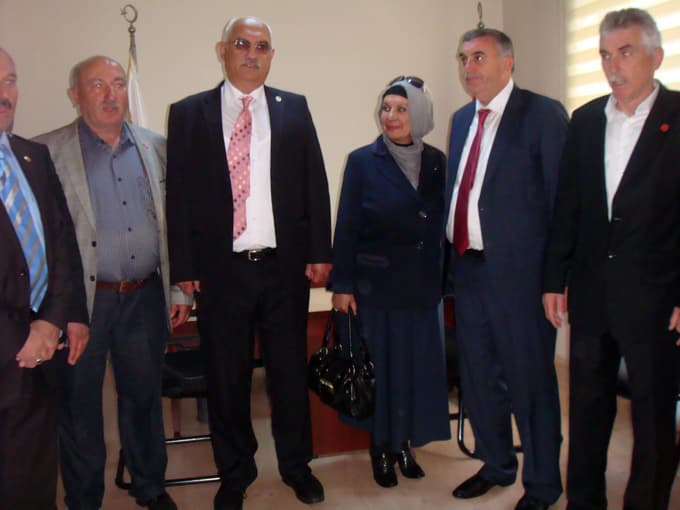 Sakaryalı muhtarlar yeni hizmet binasında bayramlaştı
