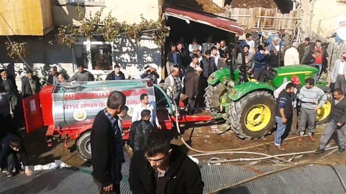 İki atölye ve samanlık küle döndü