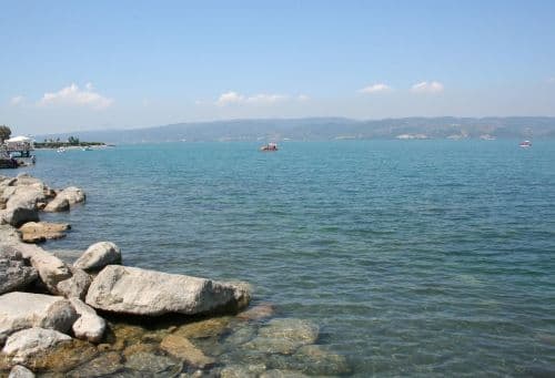 Sapanca Gölü'nde su seviyesi yükseldi ama...