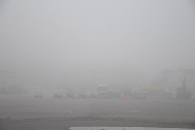 Yoğun sis nedeniyle göz gözü görmedi