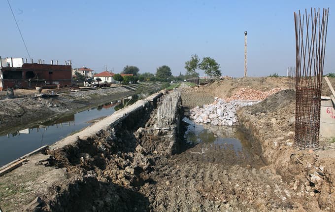 Serdivan'da yapılan yeni yola, yeni köprü
