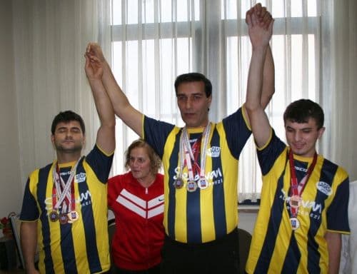 Görme engelli yüzücüler Sakarya'nın gururu oldu