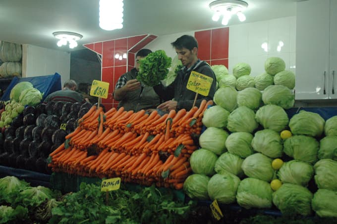Sağanak yağmur, pazar fiyatlarını yükseltti