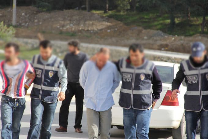 Akyazı'da 25 kilo esrar ele geçirildi