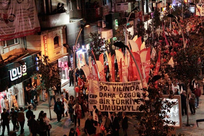 Bir gecede iki kutlama