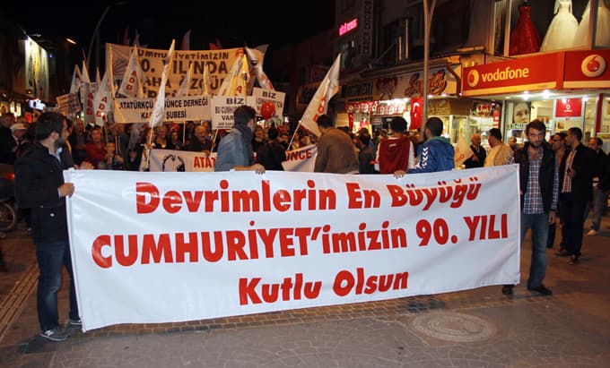Bir gecede iki kutlama