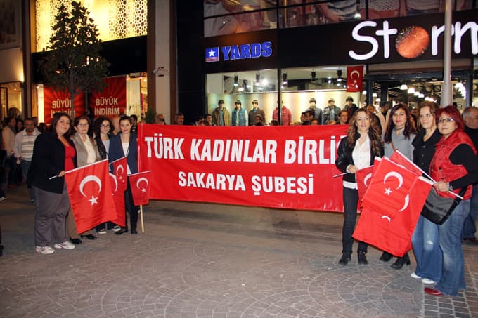 Bir gecede iki kutlama