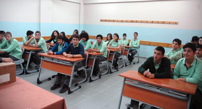 Liseli öğrencilerden örnek proje