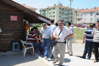 Sakaryalı Müteahhit Bir Daireyi İki Kişiye Satmış