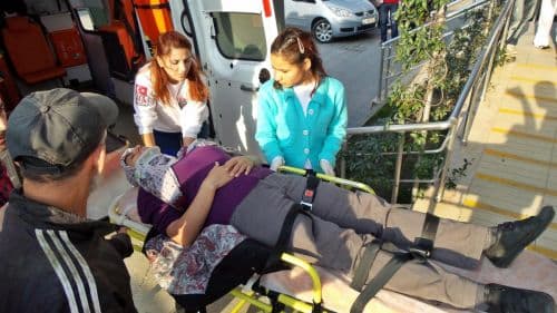 Manevra yapan araç, başka otomobille çarpıştı