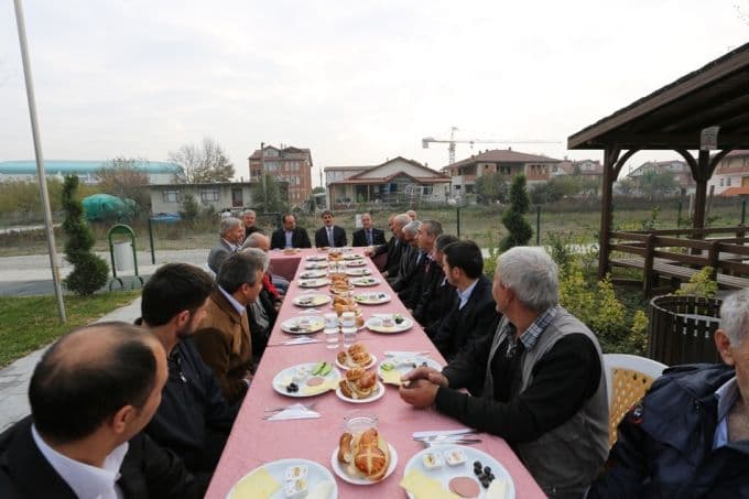 Başkan Alemdar, esnaflarla kahvaltıda buluştu