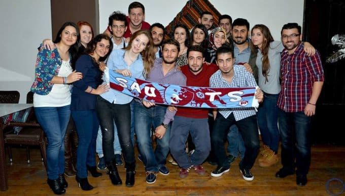 Üniversiteli Trabzonsporlular kaynaşma gecesinde buluştu