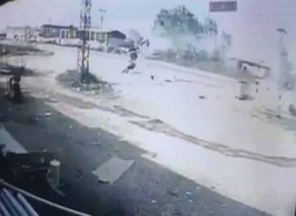 Motosikletli gencin ölüm anı güvenlik kamerasında