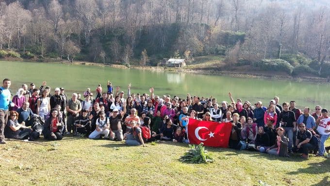Doğaseverler Çamlıca Gölü'ne yürüdü