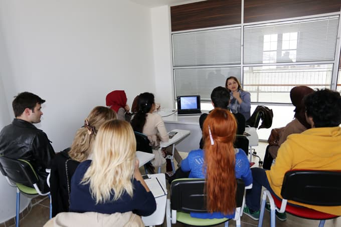 Ebru Sanatı, Serdivan Fikir Sanat Akademisi'yle geleceğe aktarılıyor
